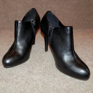 Worthington Black Ankle Boots With Stiletto Heel Size 9 * 4 IN HEEL * LIKE NEW